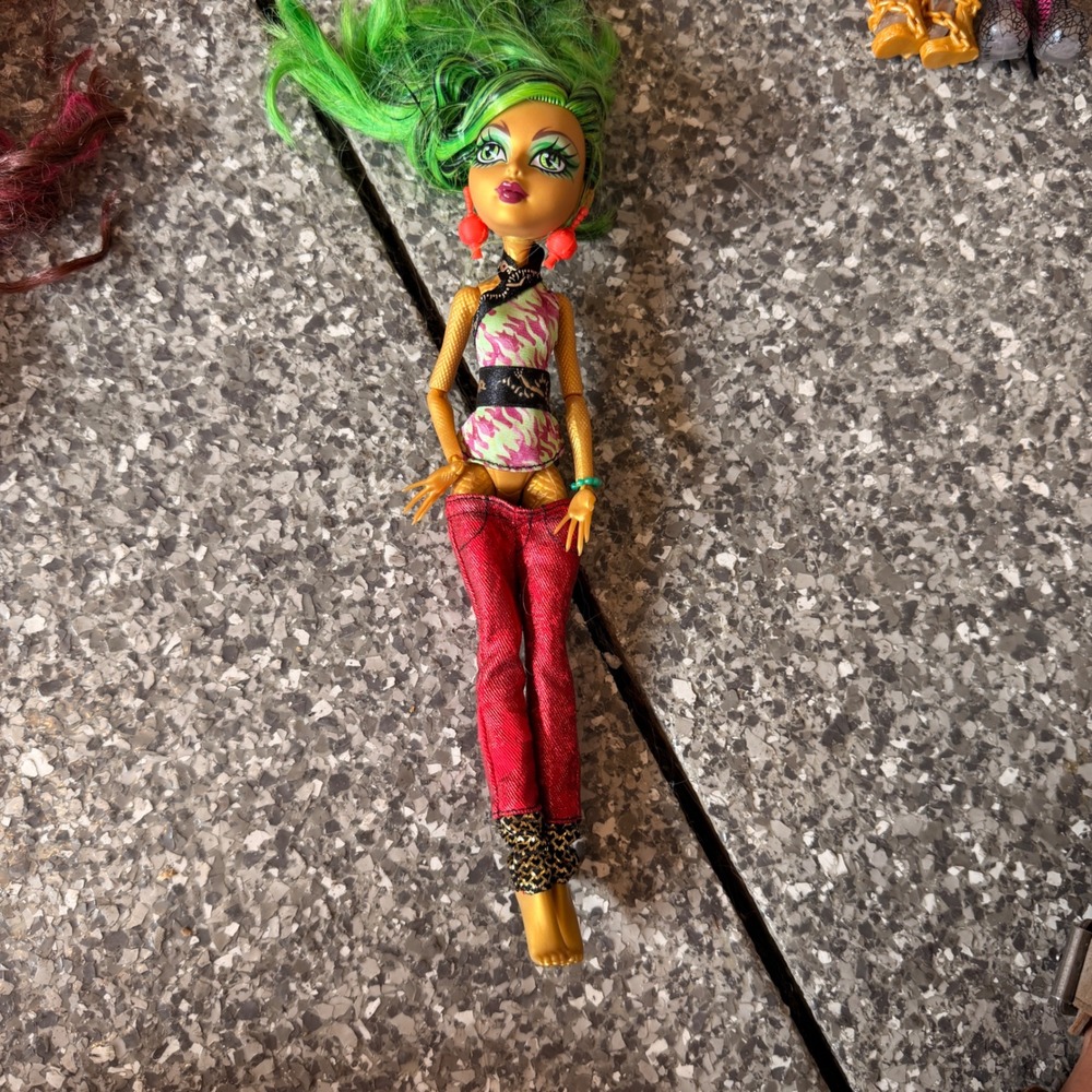 Monster High New Scaremester Jinafire Long Doll Mattel 2013